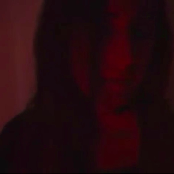 Meet your Posher, Jenn - Picture 1 of 1